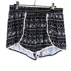 Justify Aztec print shorts Blue/ White size Large